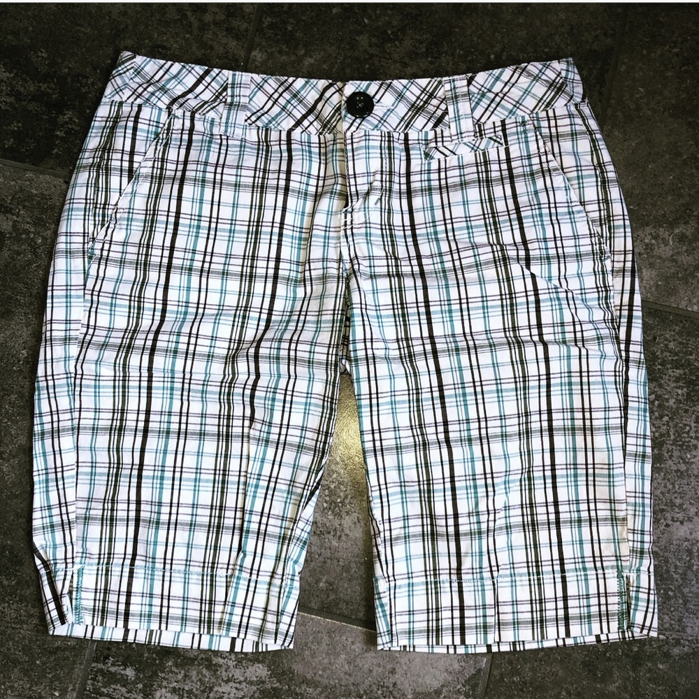 Women’s Plaid Bermuda Long Shorts w Pockets